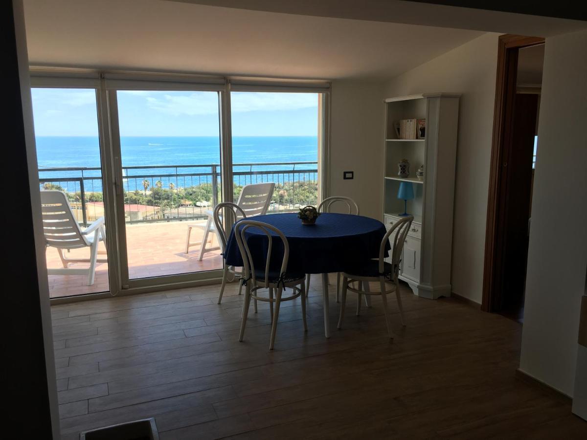 Europa Guest House คาตาเนีย ภายนอก รูปภาพ